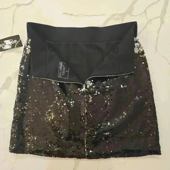 NWT Sequin Stretch Party Mini Skirt Walk Pop Black Siver Womens Size Large - Picture 2 of 7